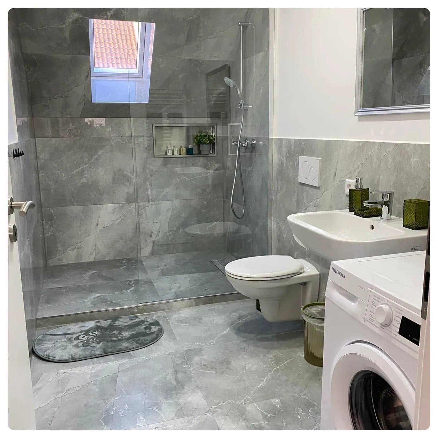 Badezimmer im Obergeschoss
